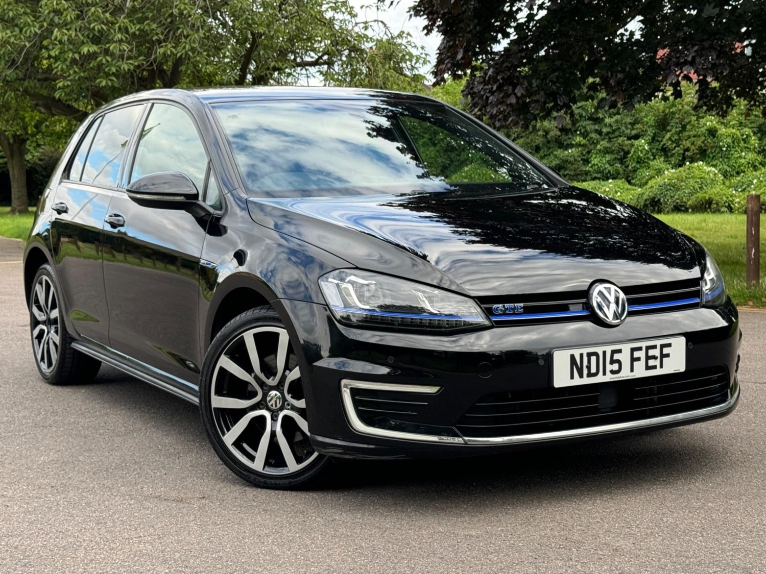 Volkswagen Golf Listing Image