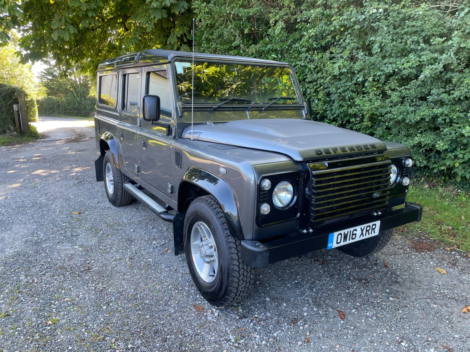 Land Rover Defender Listing Image