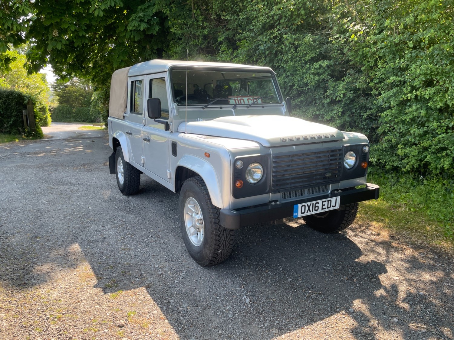 Land Rover Defender Listing Image