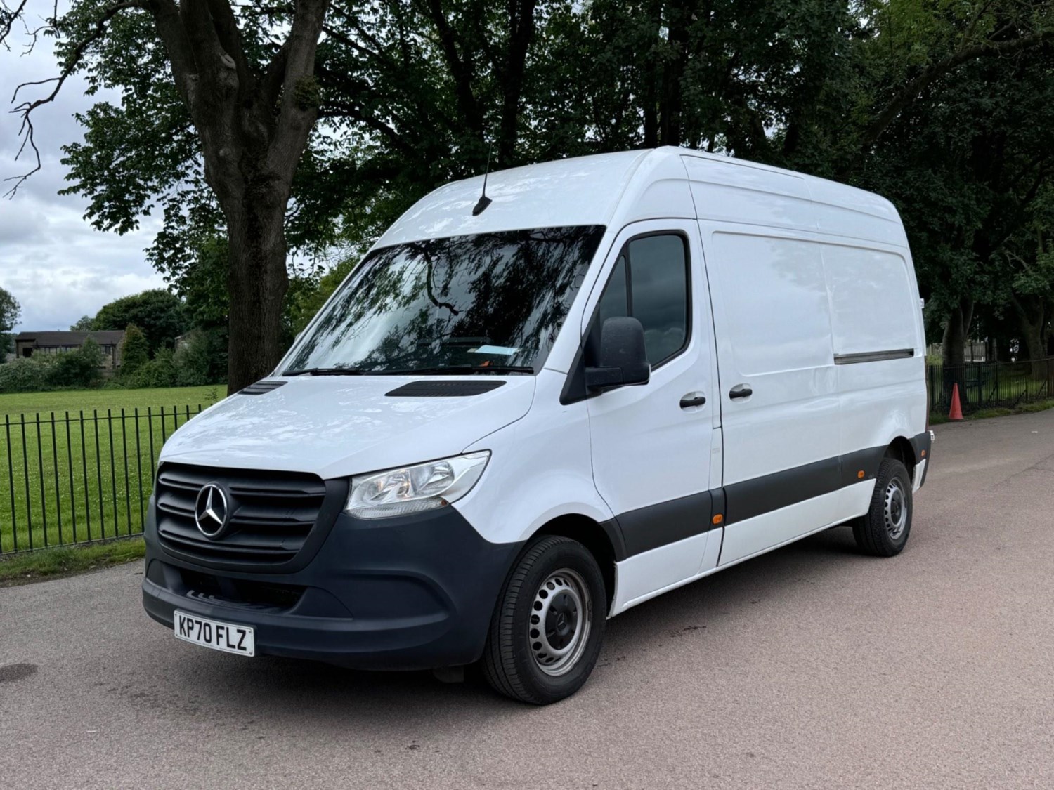 Mercedes-Benz Sprinter Listing Image