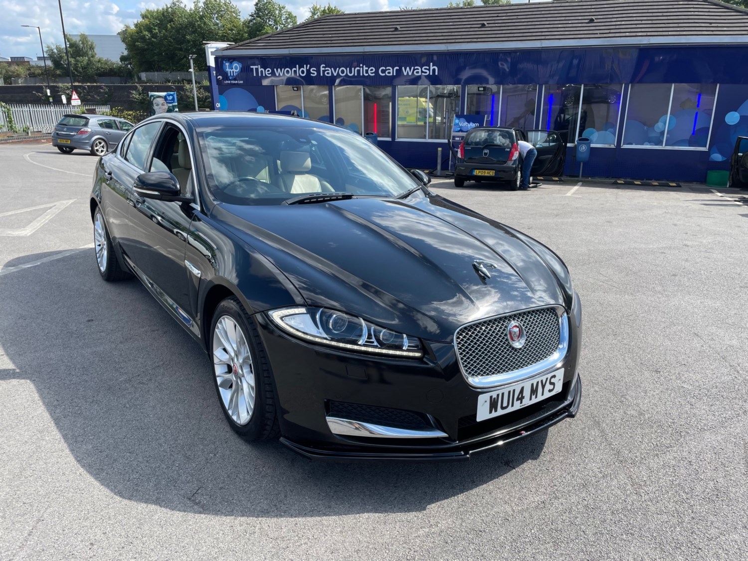 Jaguar XF Listing Image