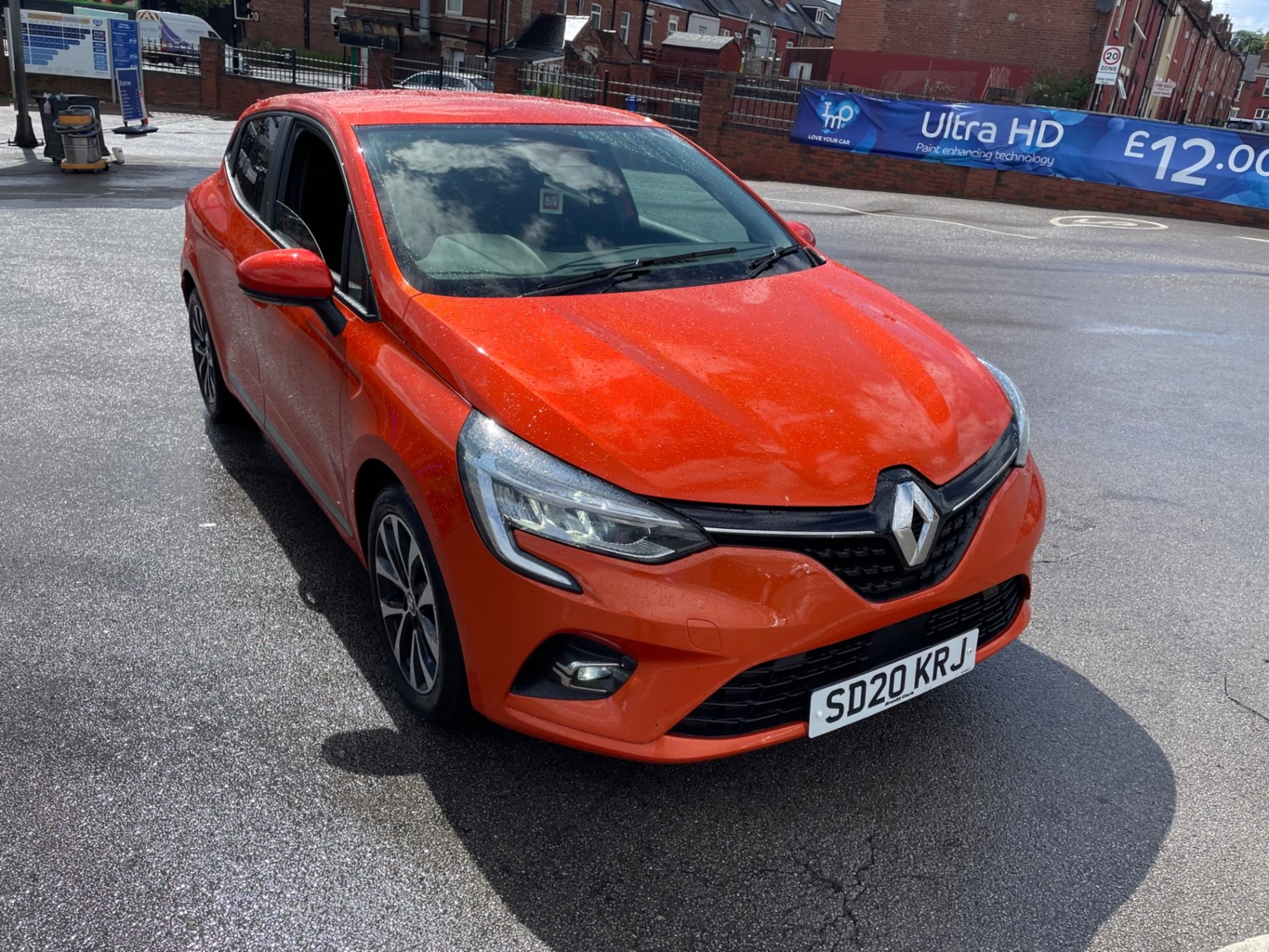 Renault Clio Listing Image