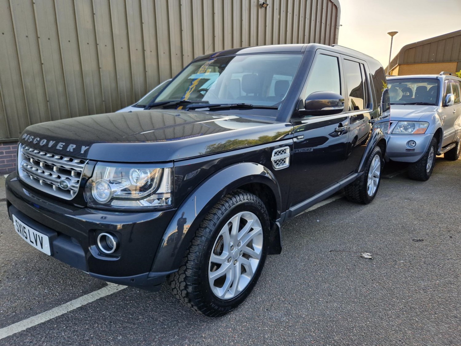 Land Rover Discovery Listing Image