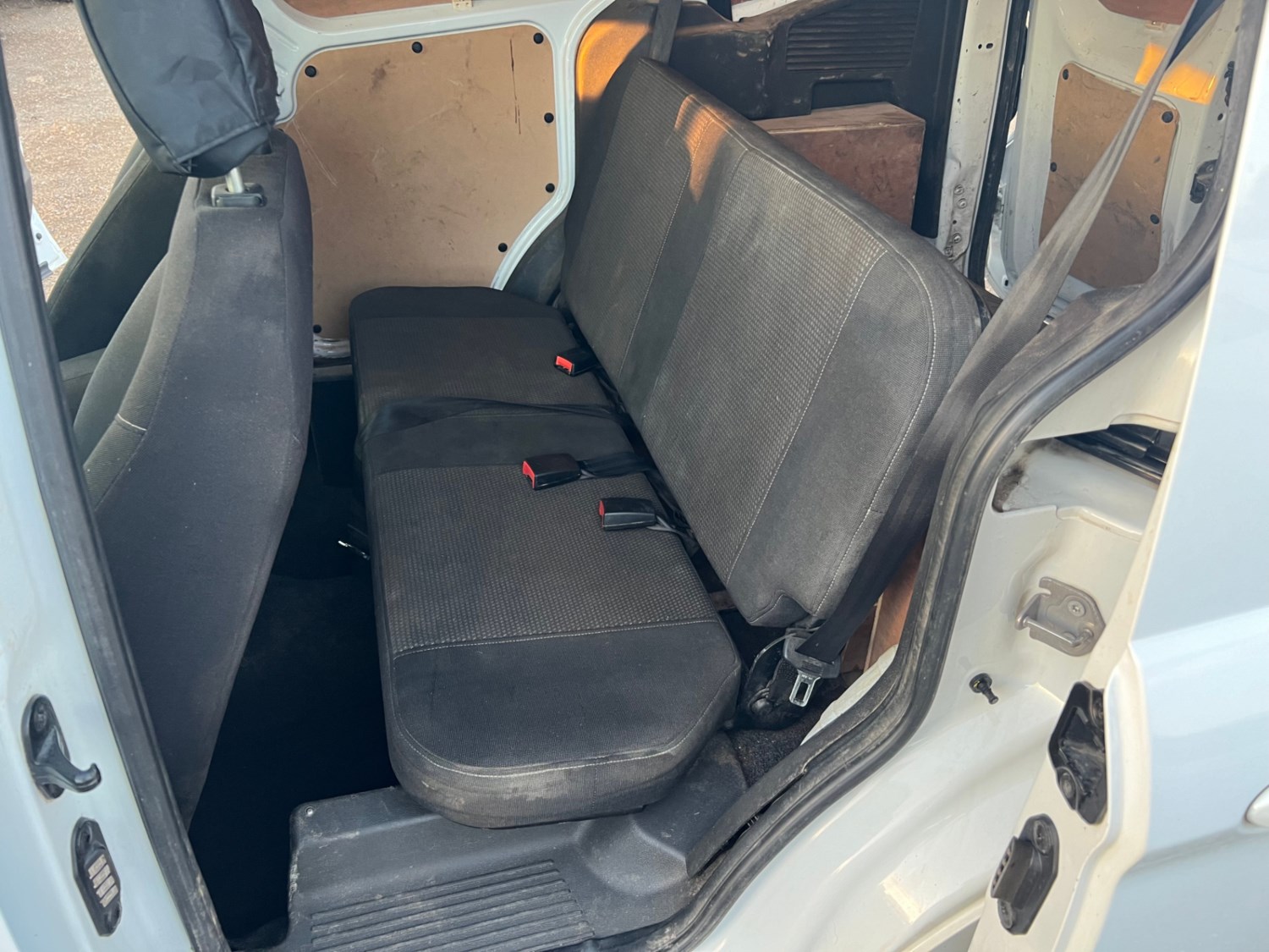 Ford Transit Courier Listing Image