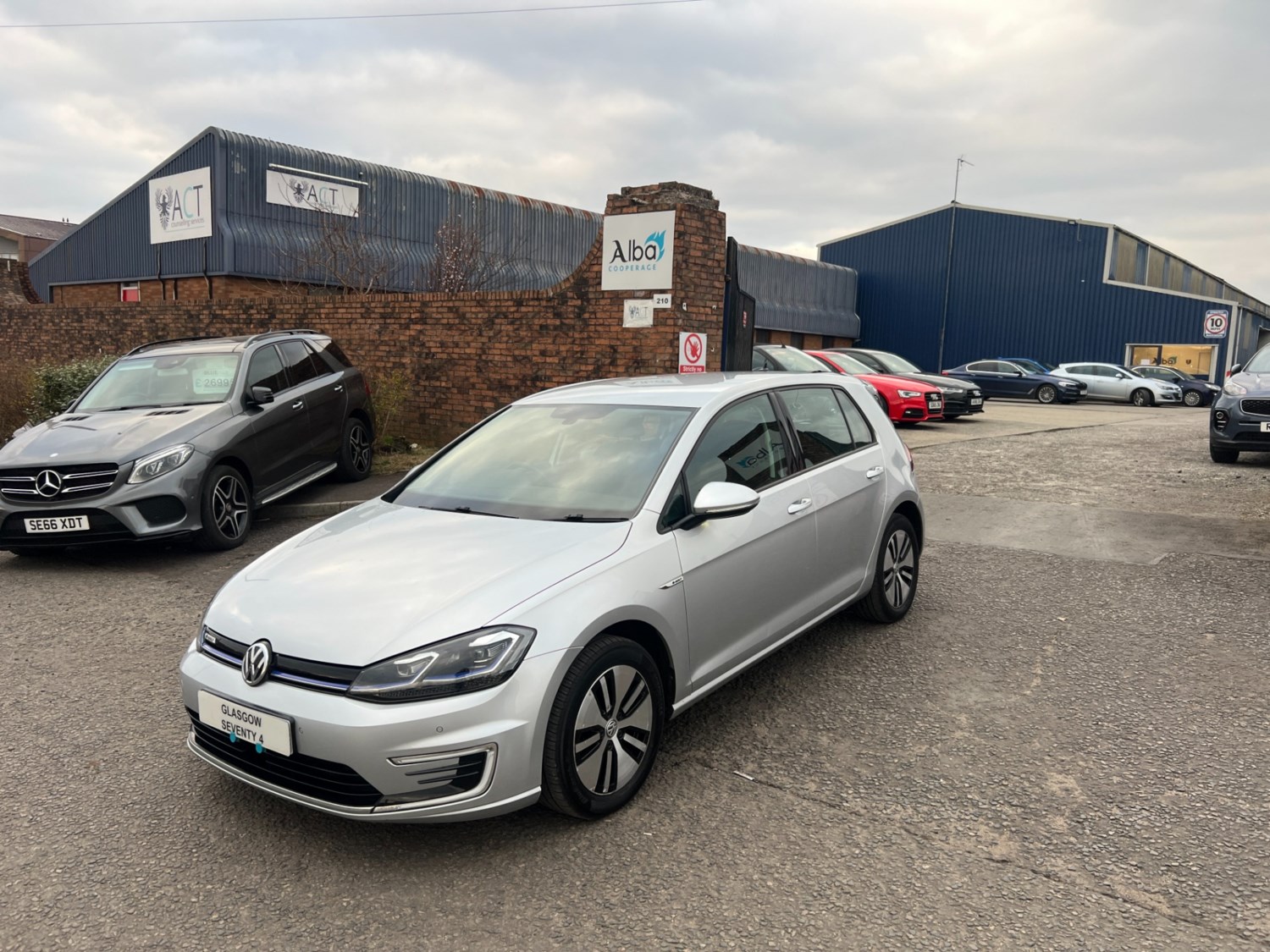 Volkswagen Golf Listing Image