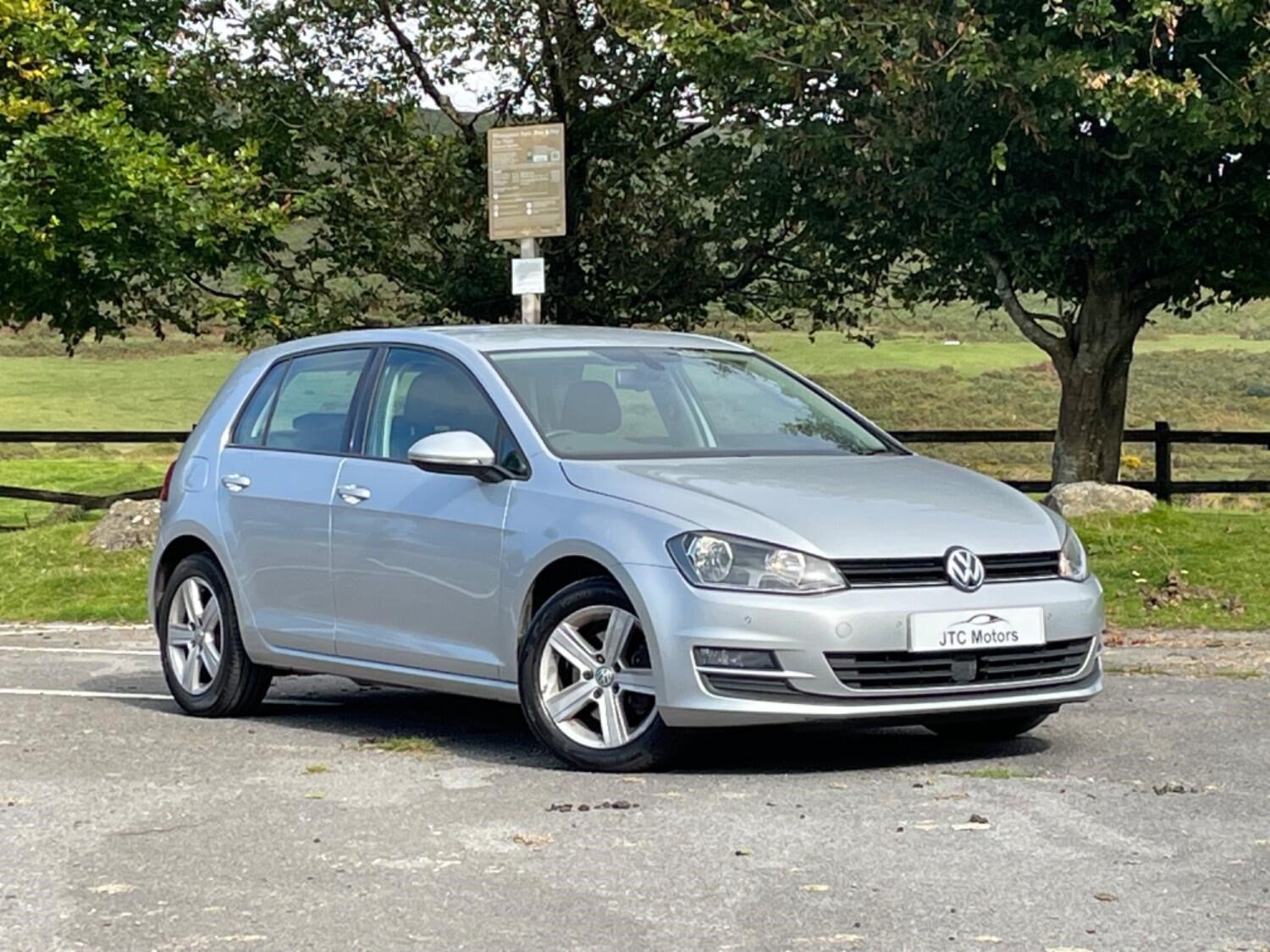 Volkswagen Golf Listing Image