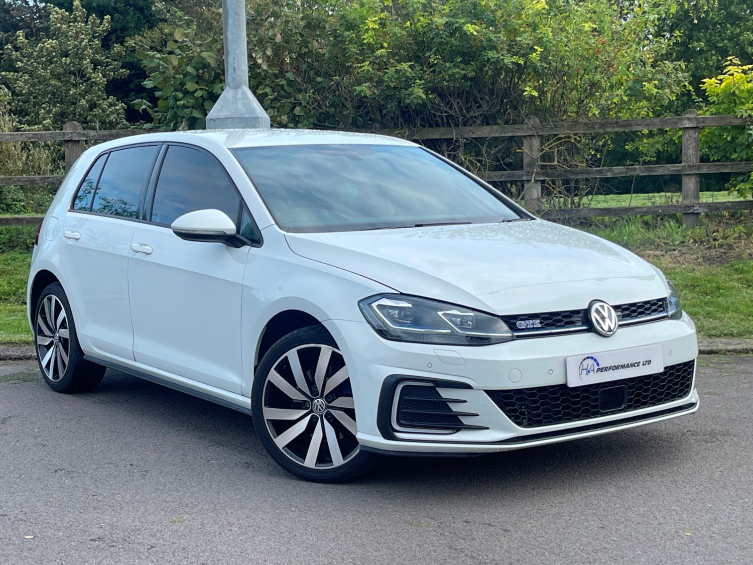 Volkswagen Golf Listing Image