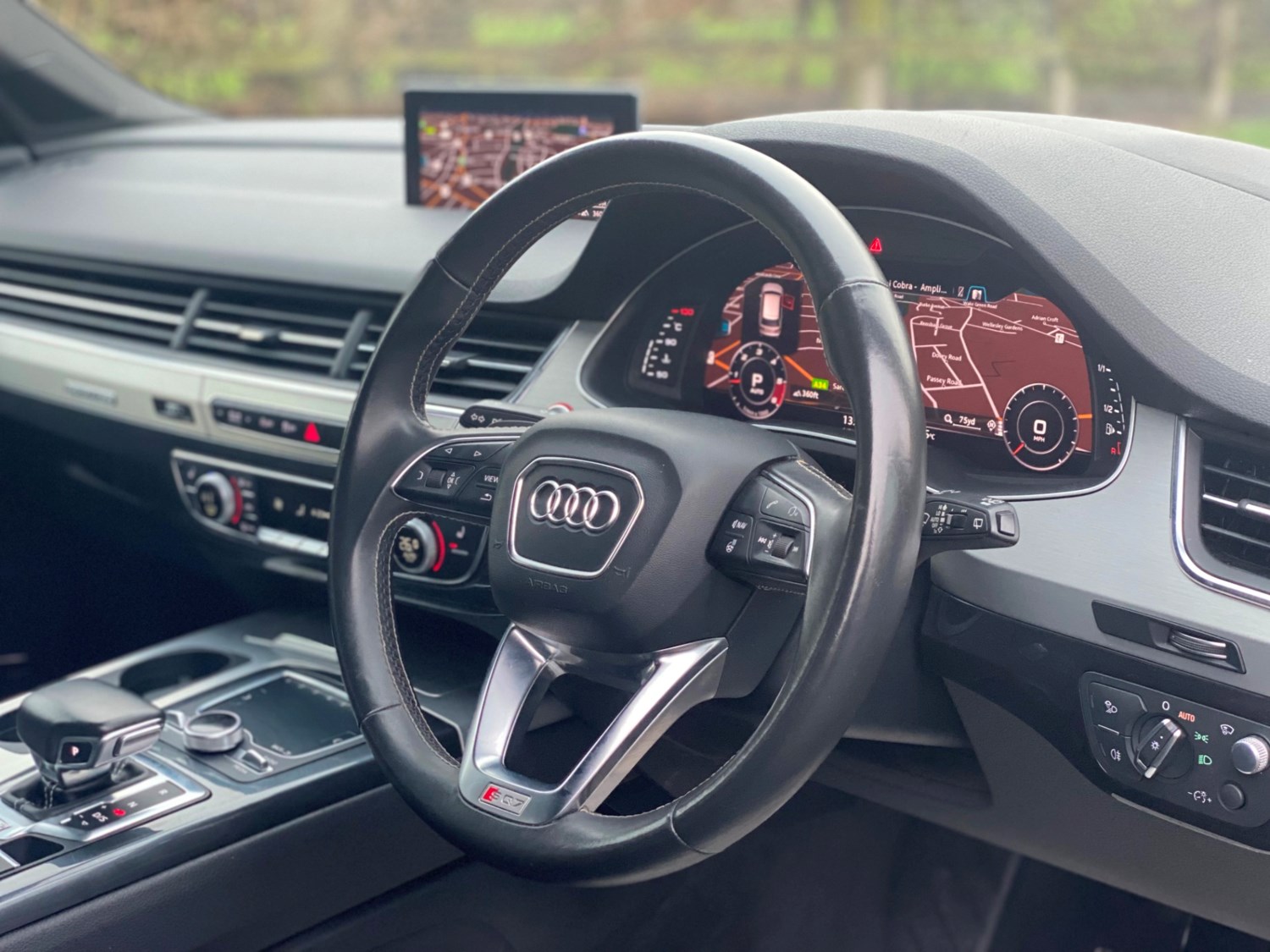 Audi Q7 Listing Image