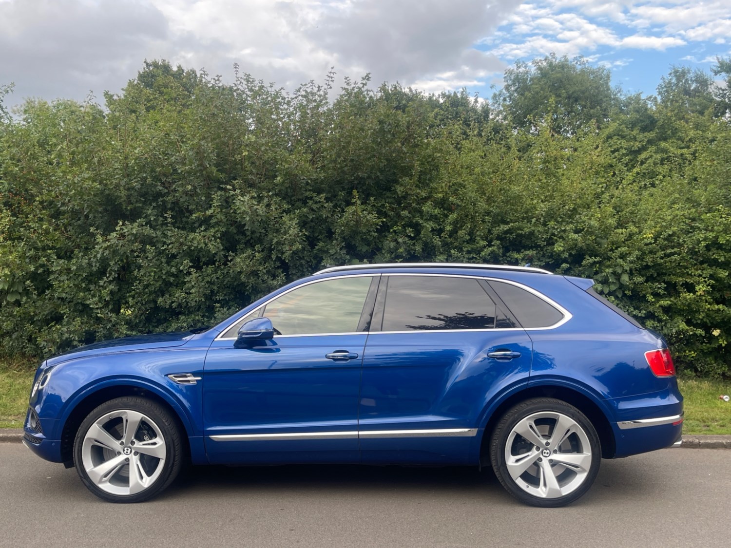 Bentley Bentayga Listing Image