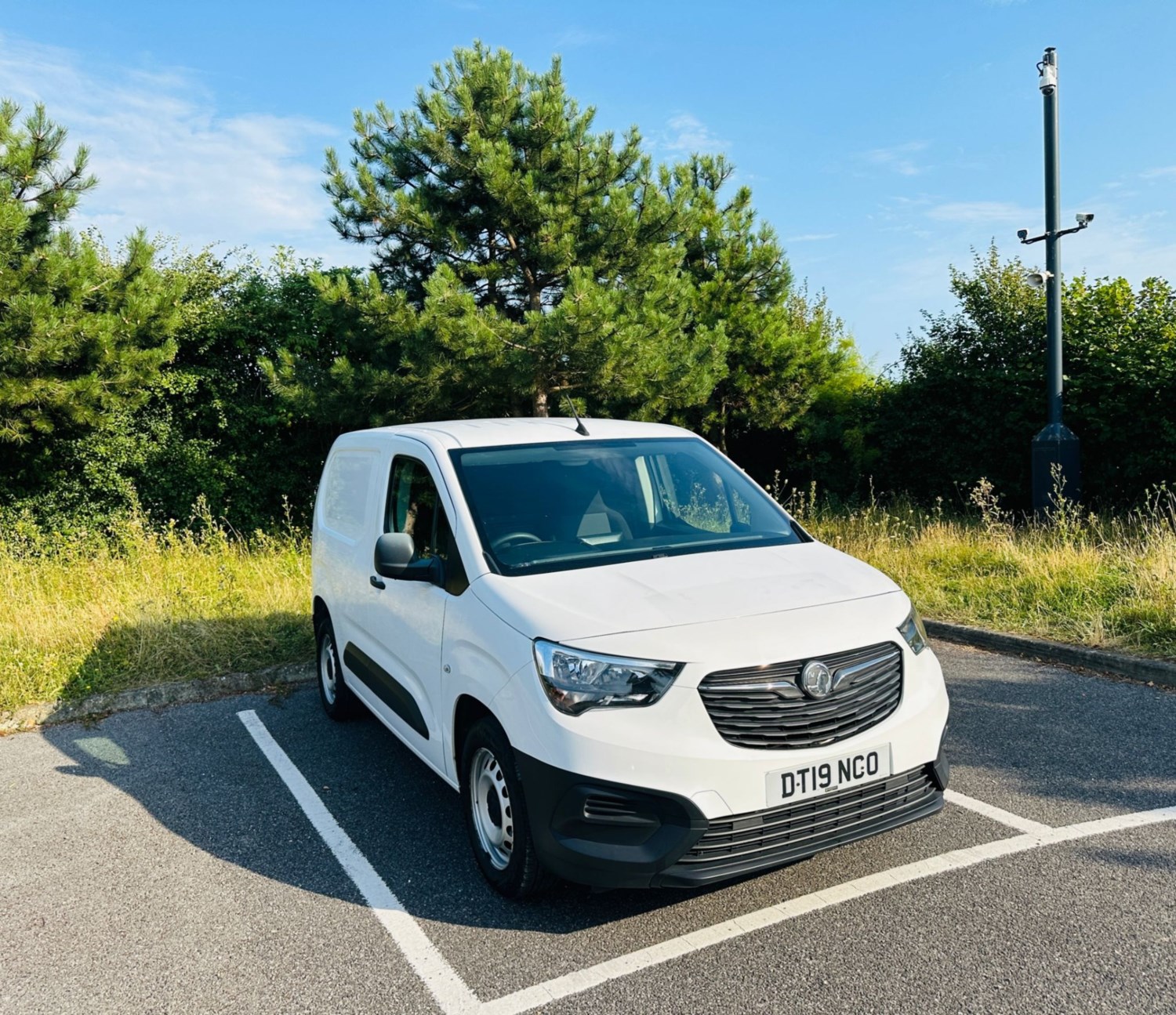 Vauxhall Combo Listing Image