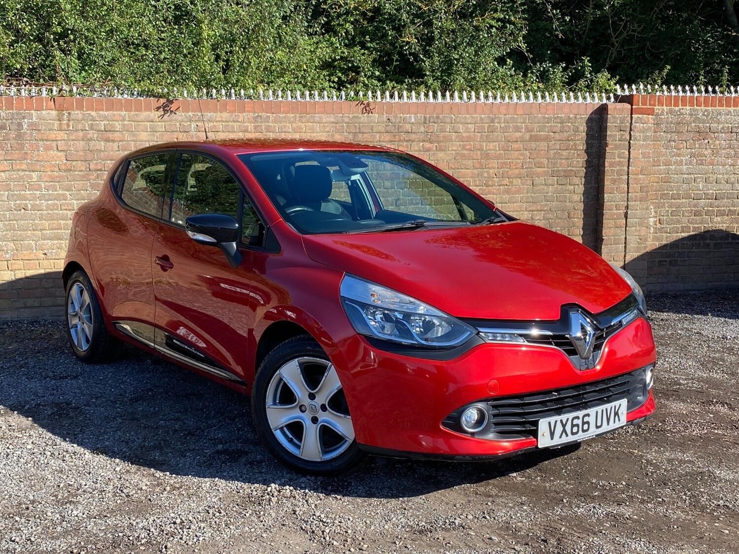 Renault Clio Listing Image