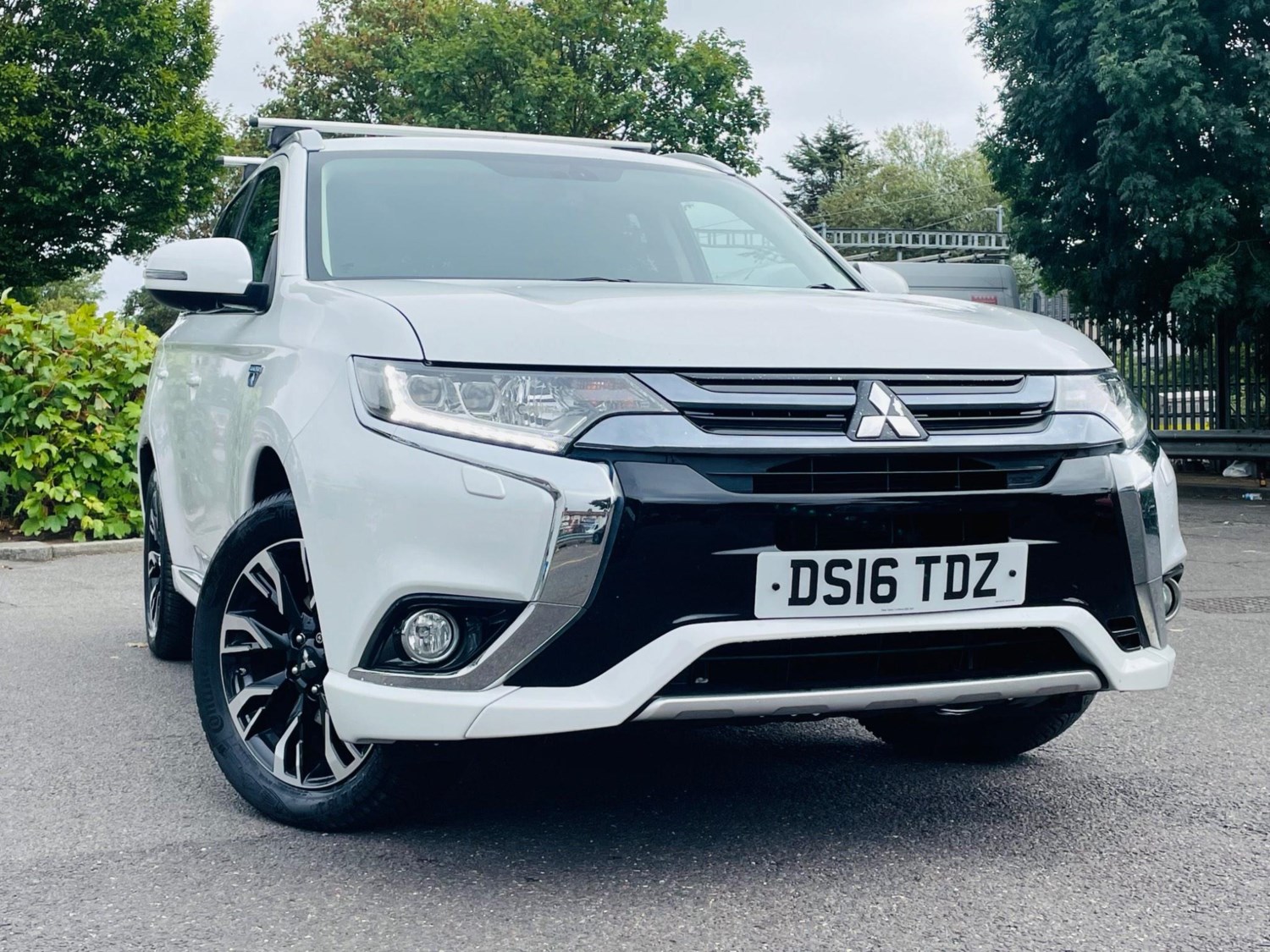 Mitsubishi Outlander Listing Image