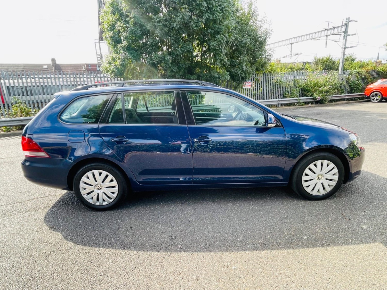 Volkswagen Golf Listing Image