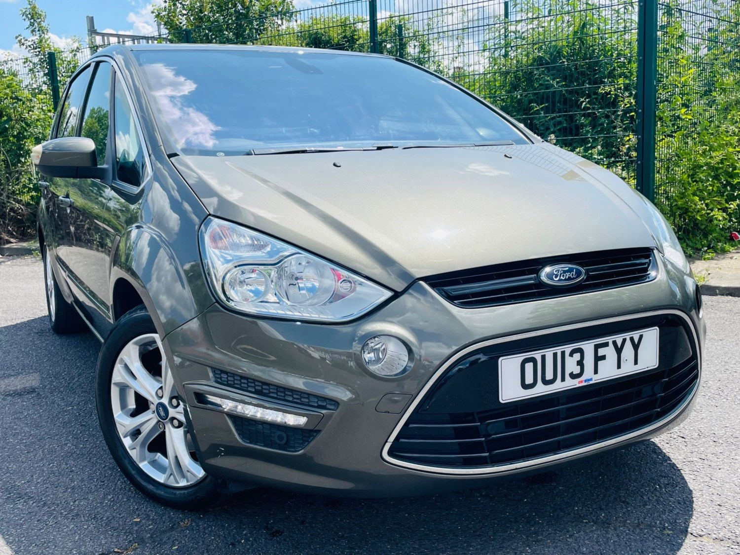 Ford S-Max Listing Image