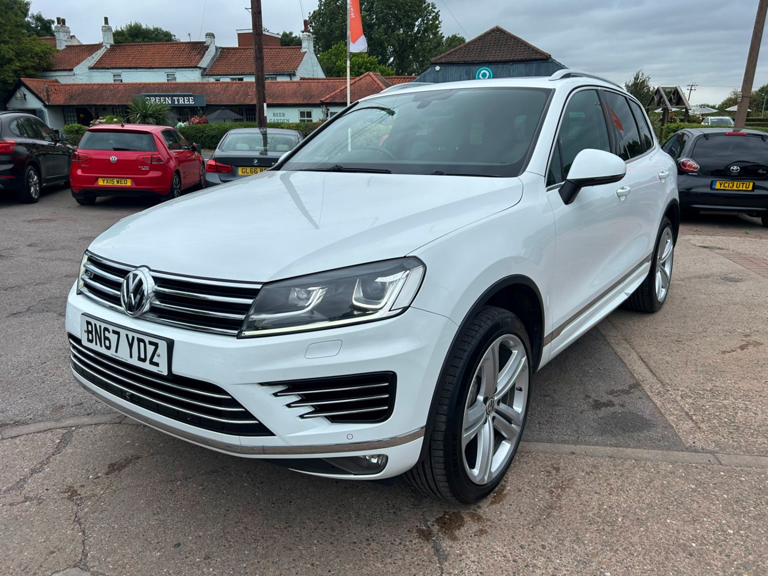 Volkswagen Touareg Listing Image