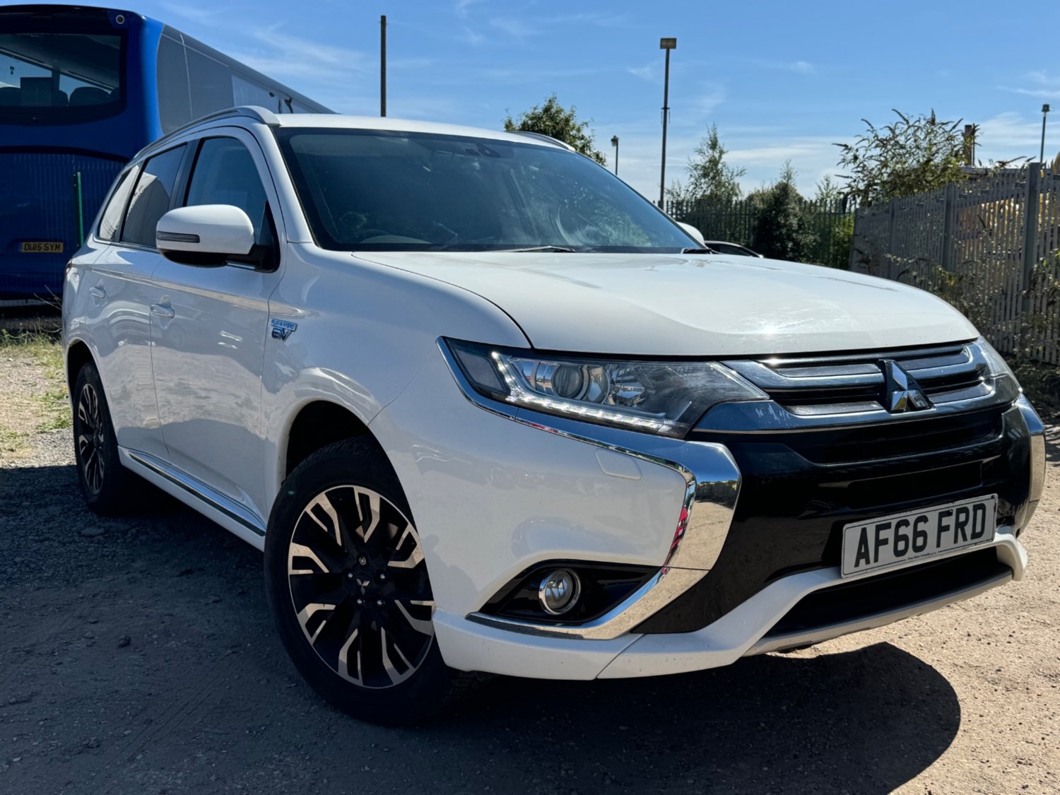 Mitsubishi Outlander Listing Image