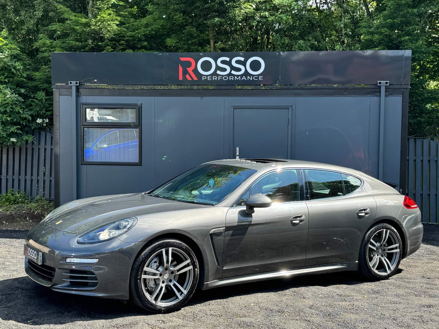 Porsche Panamera Listing Image