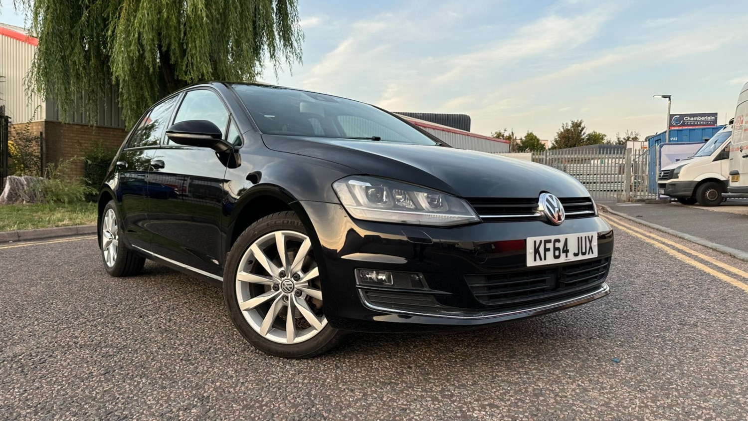 Volkswagen Golf Listing Image