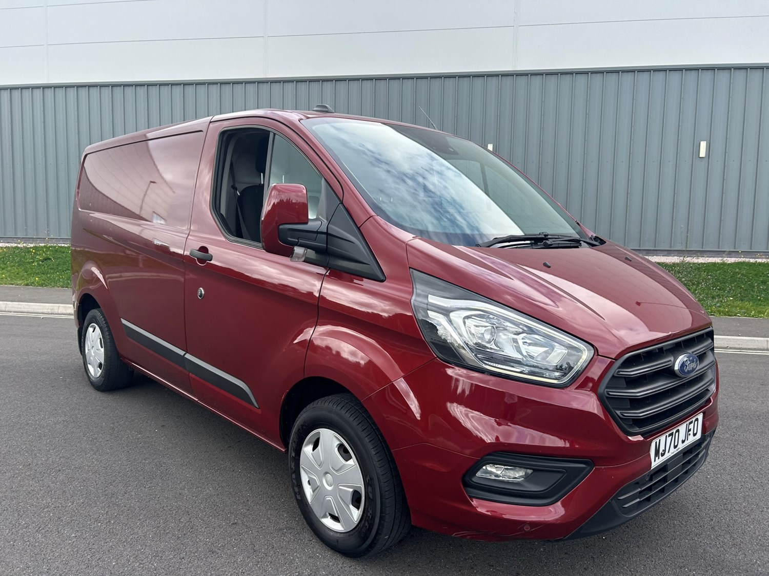 Ford Transit Custom Listing Image