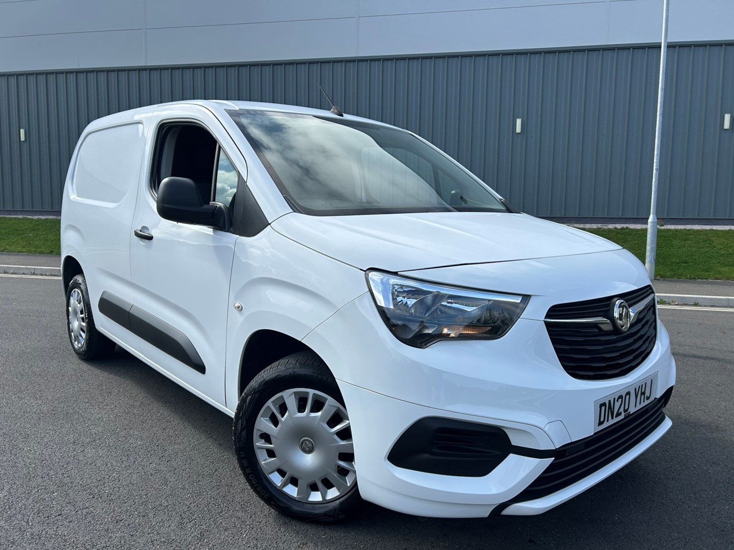 Vauxhall Combo Listing Image