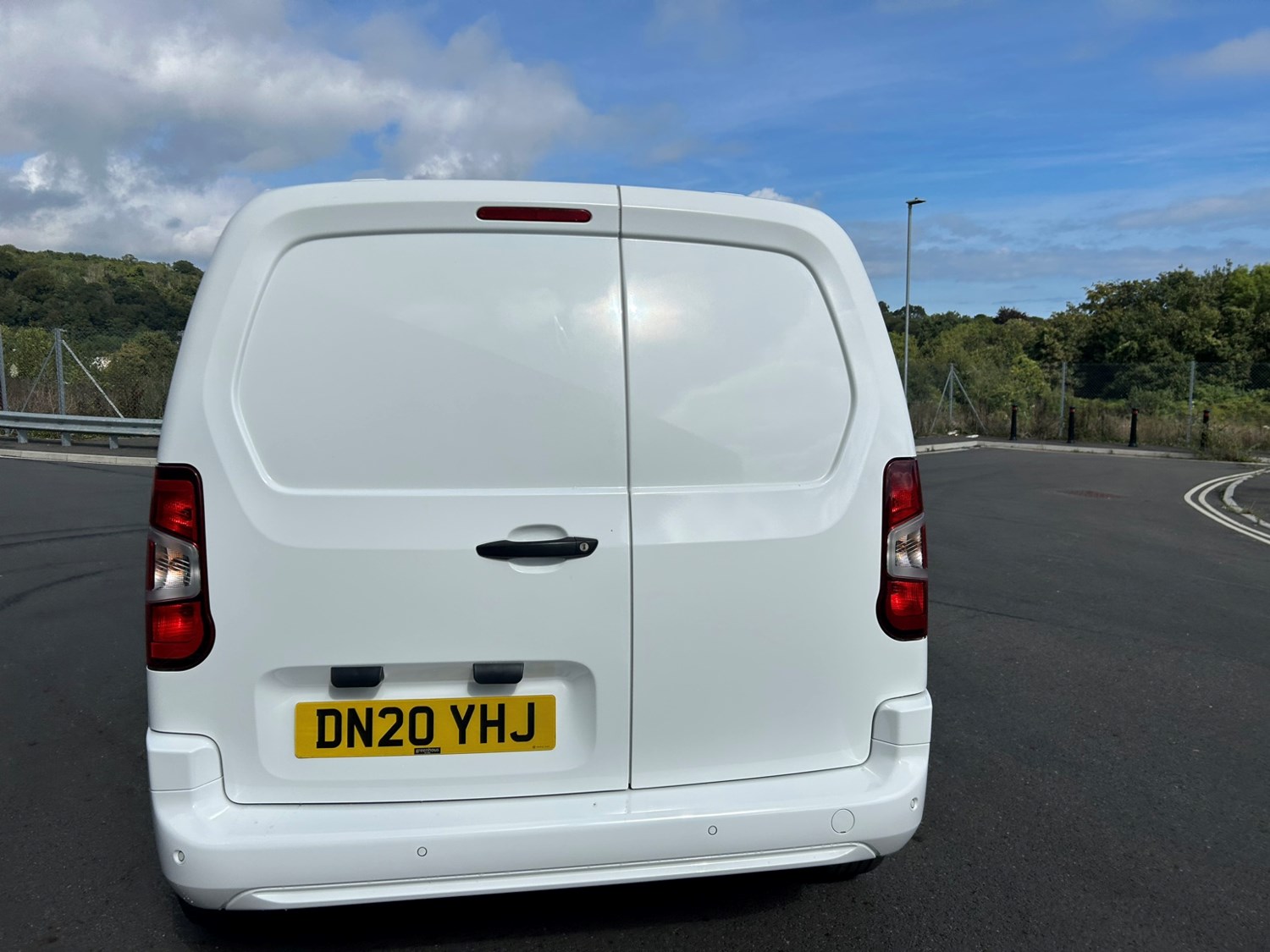 Vauxhall Combo Listing Image