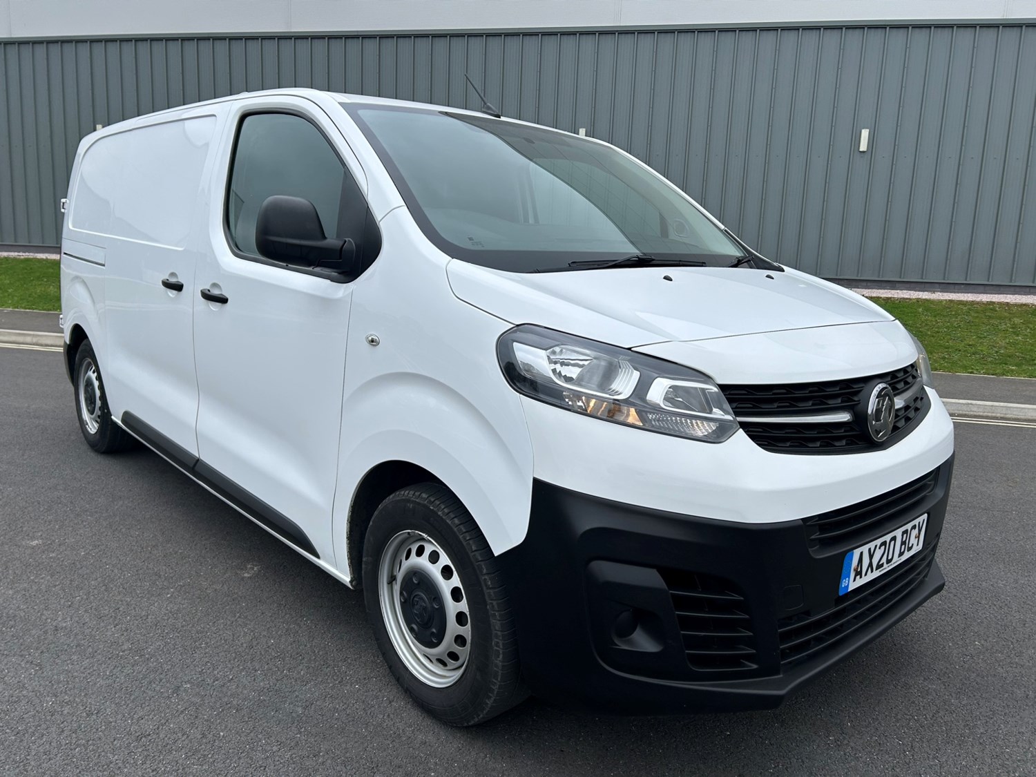 Vauxhall Vivaro Listing Image