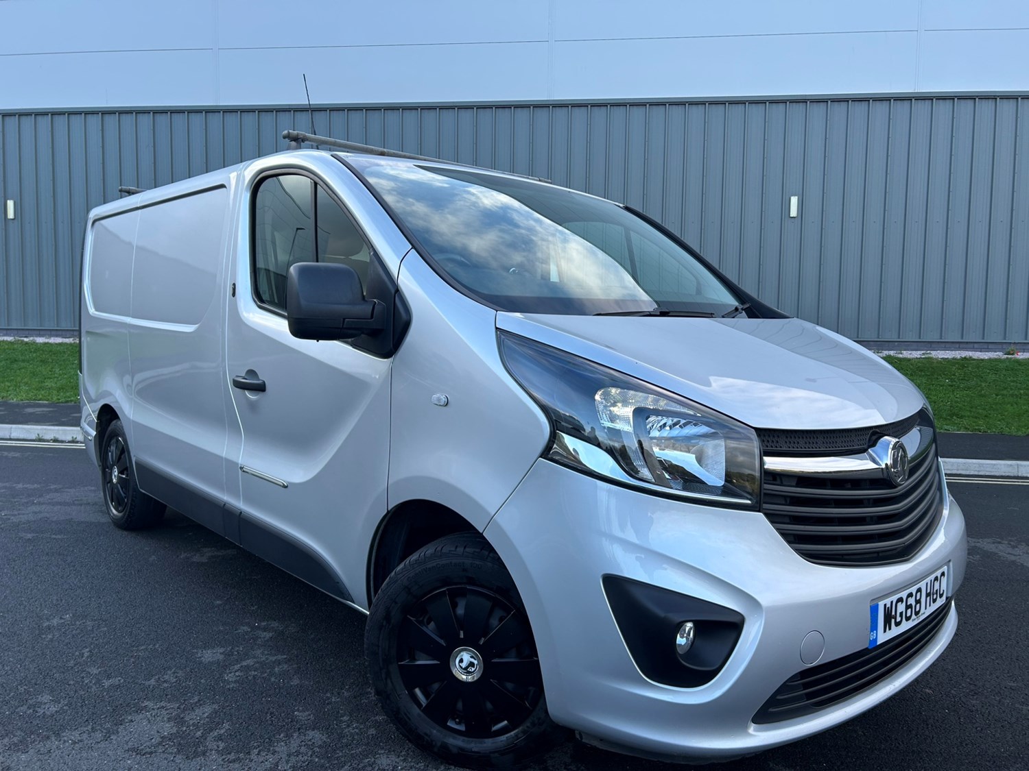 Vauxhall Vivaro Listing Image