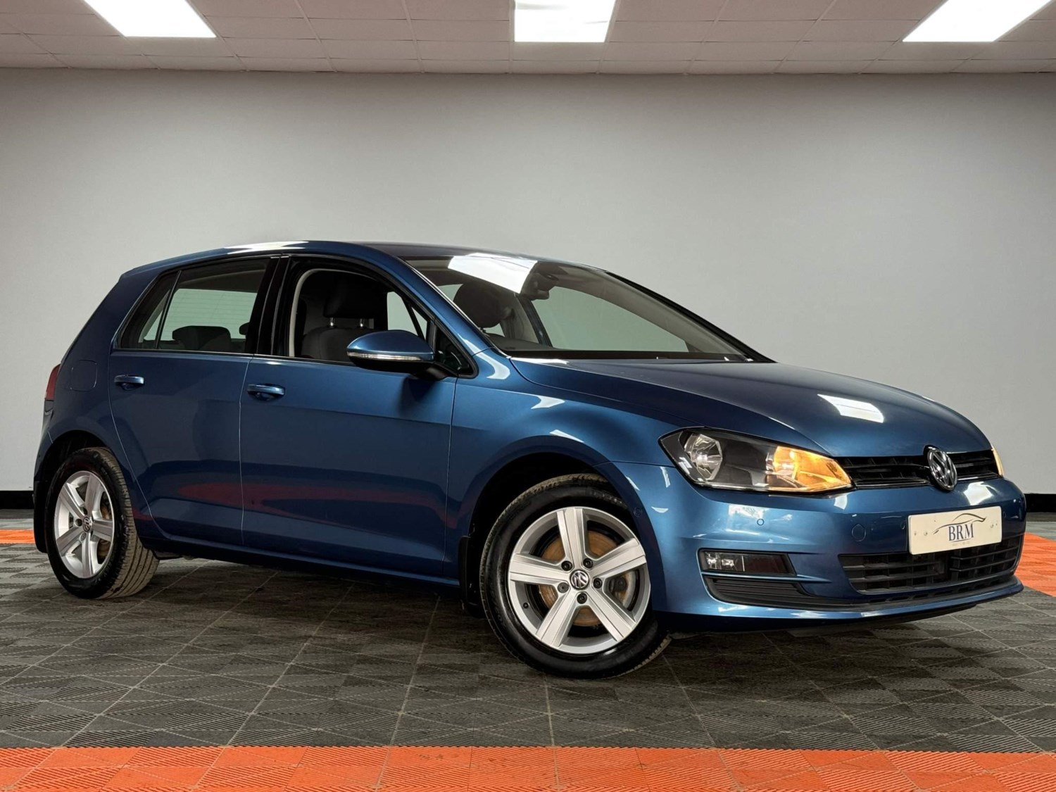 Volkswagen Golf Listing Image