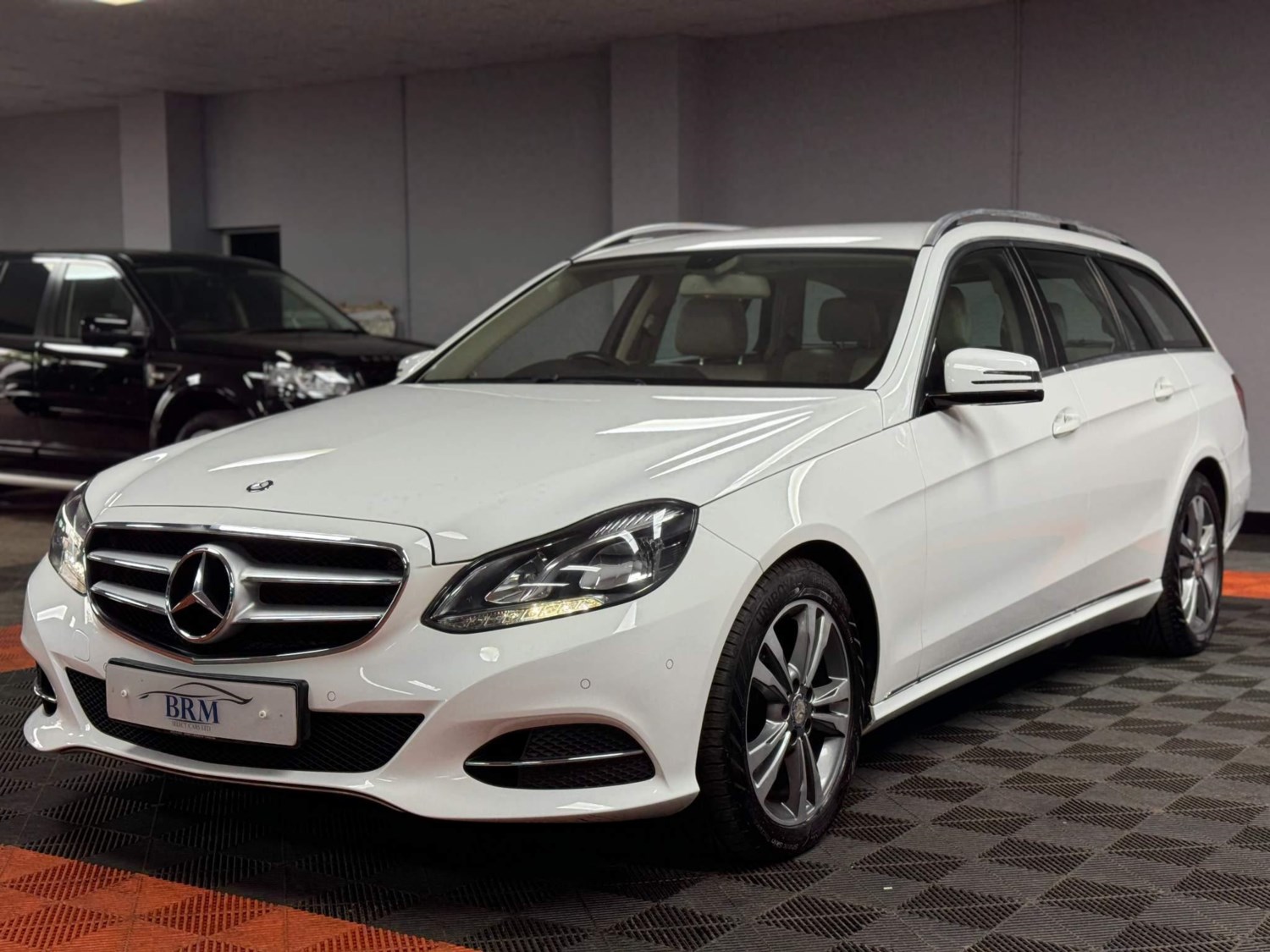 Mercedes-Benz E-Class Listing Image