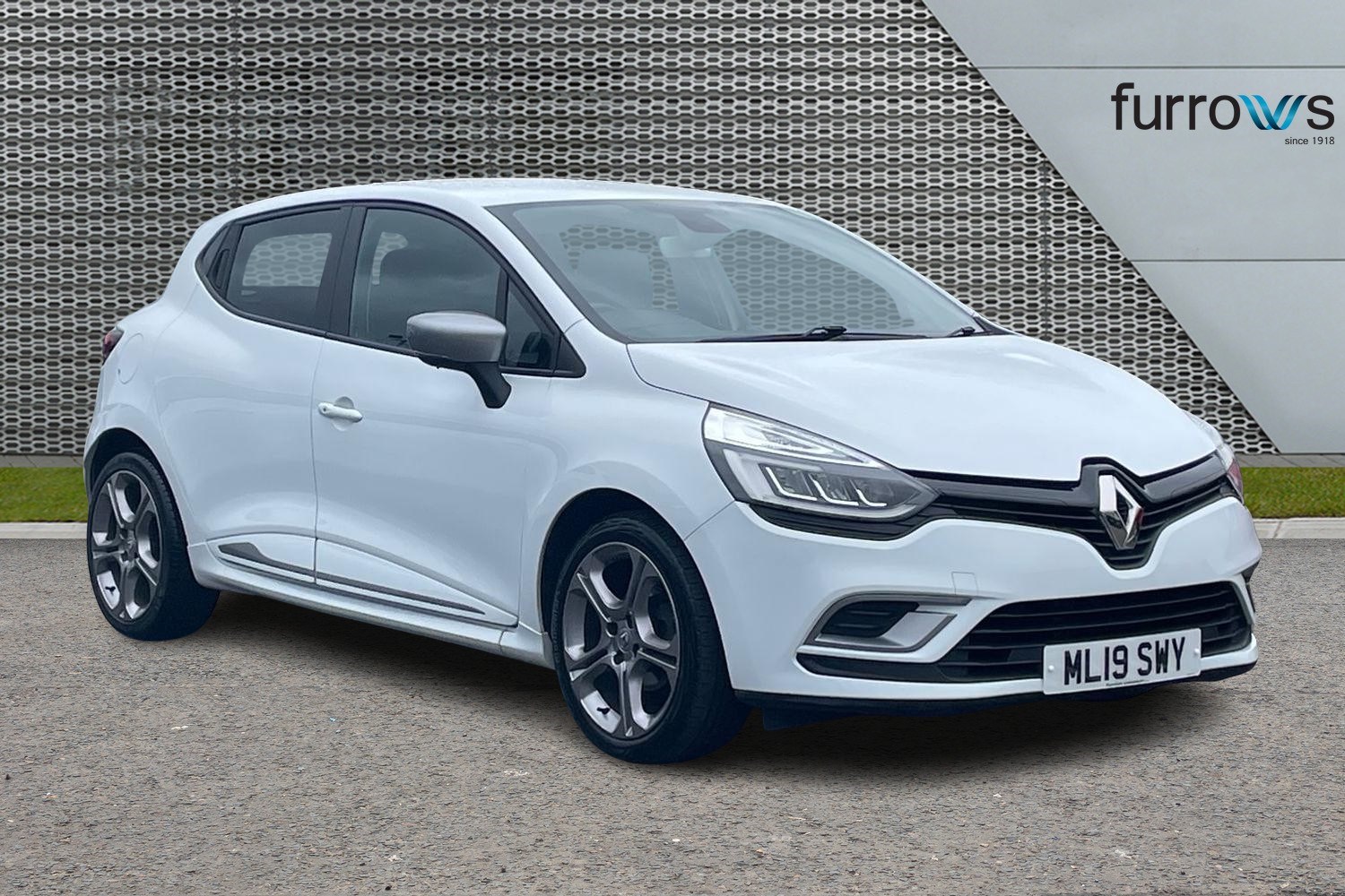 Renault Clio Listing Image