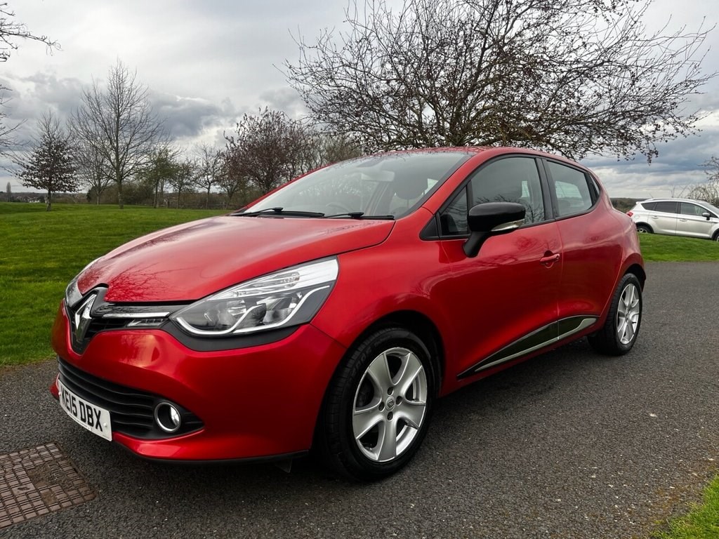 Renault Clio Listing Image