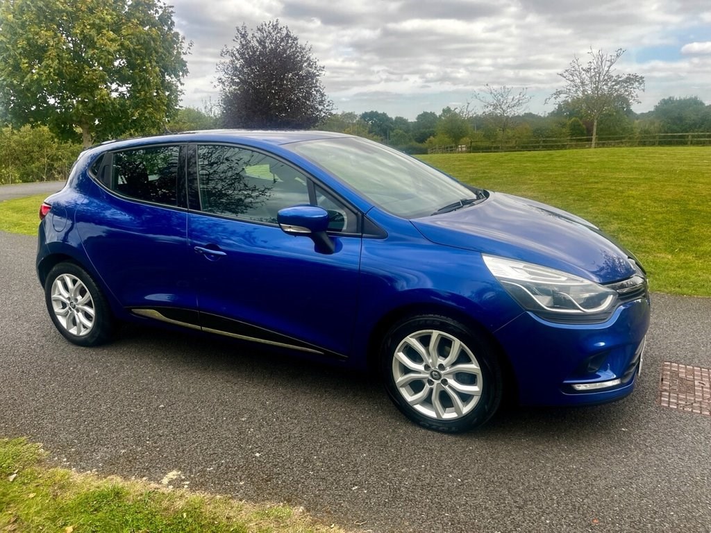 Renault Clio Listing Image