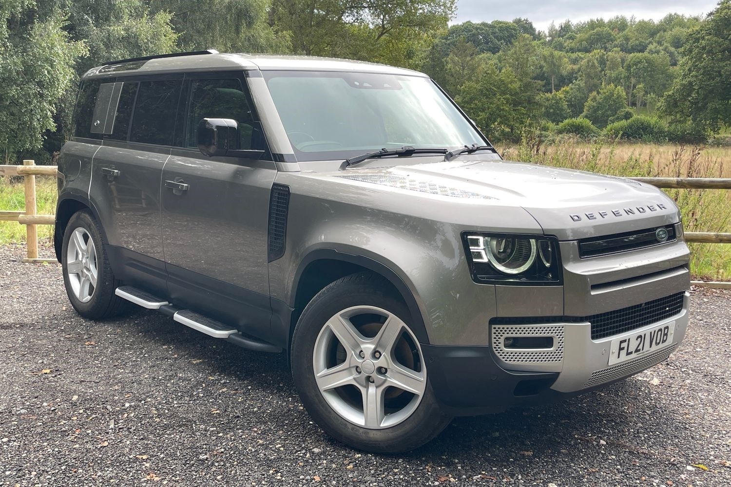 Land Rover Defender 110 Listing Image