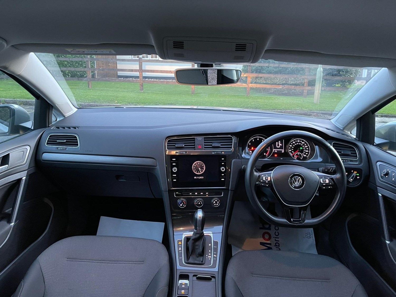 Volkswagen Golf Listing Image