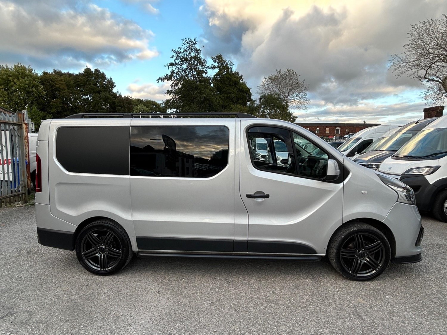 Renault Trafic Listing Image