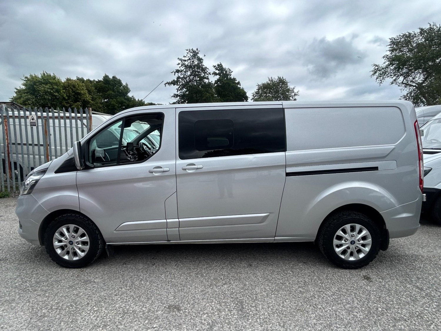 Ford Transit Custom Listing Image