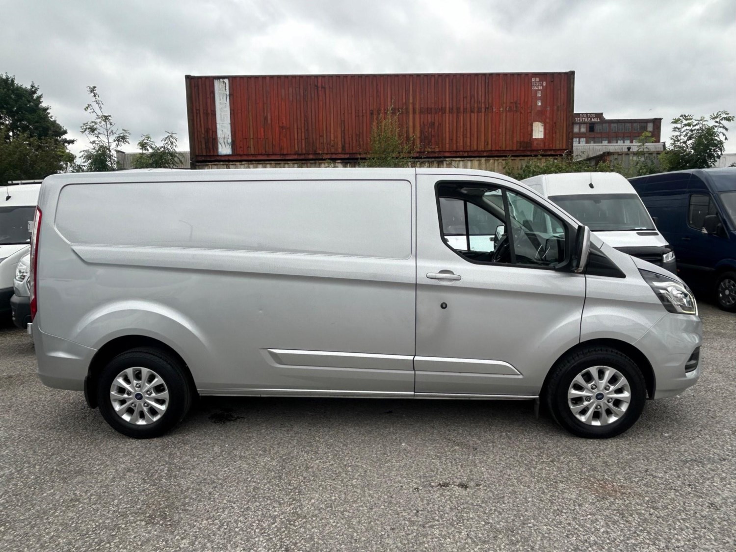 Ford Transit Custom Listing Image