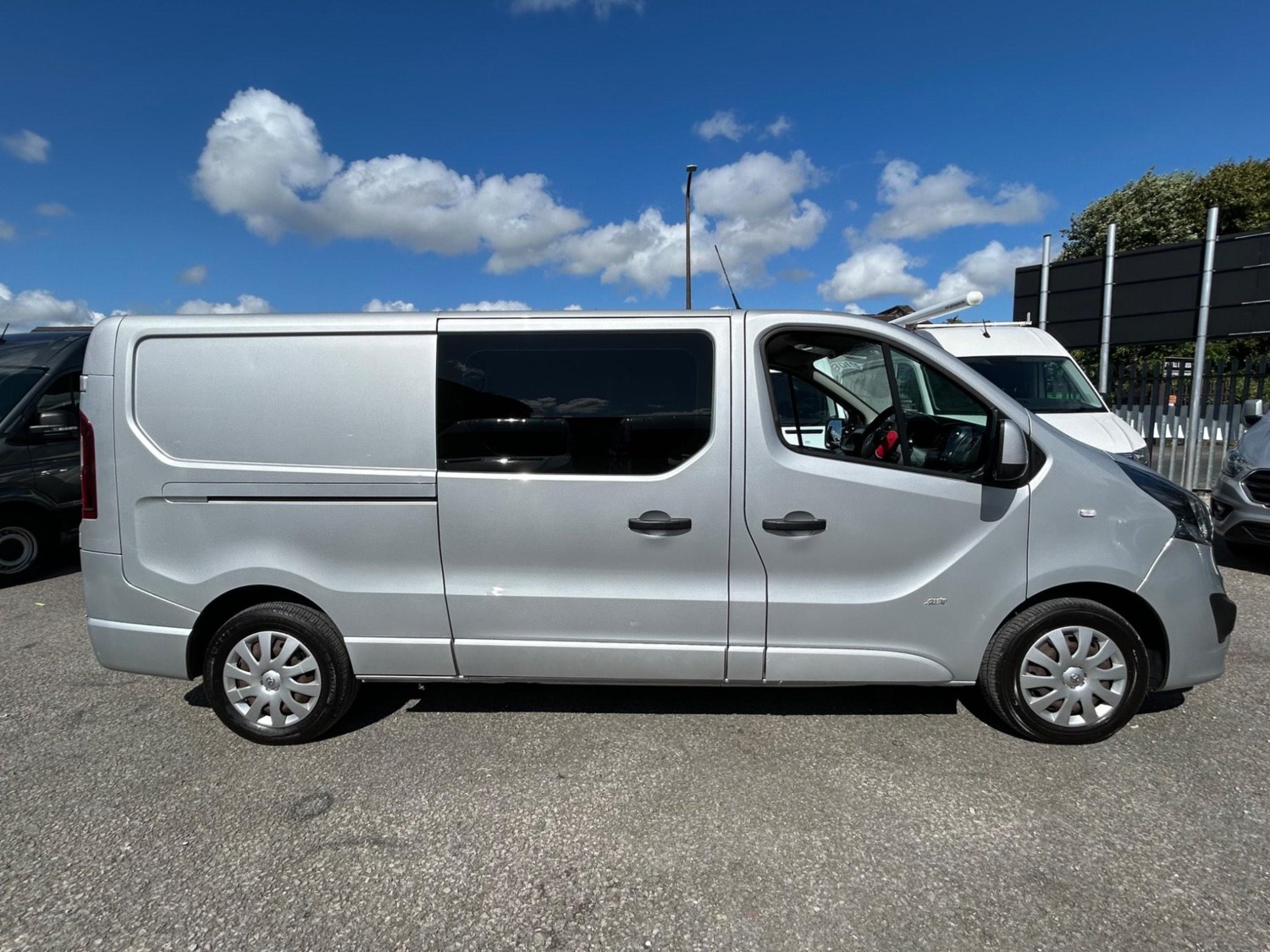 Vauxhall Vivaro Listing Image