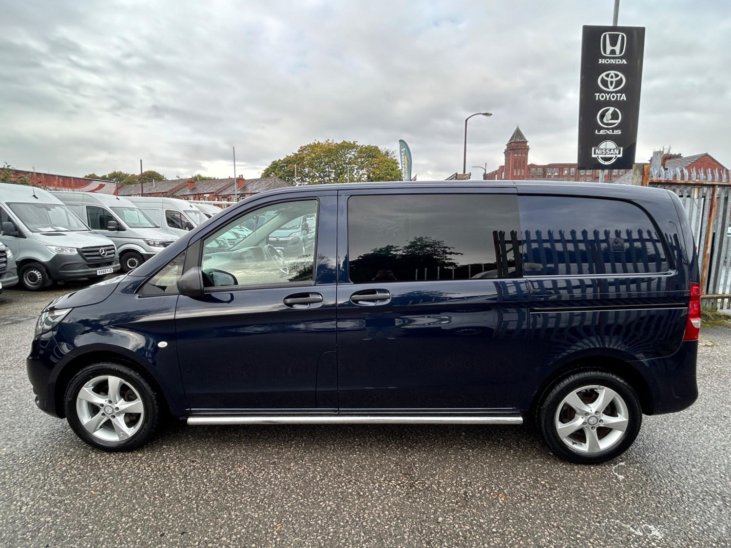 Mercedes-Benz Vito Listing Image