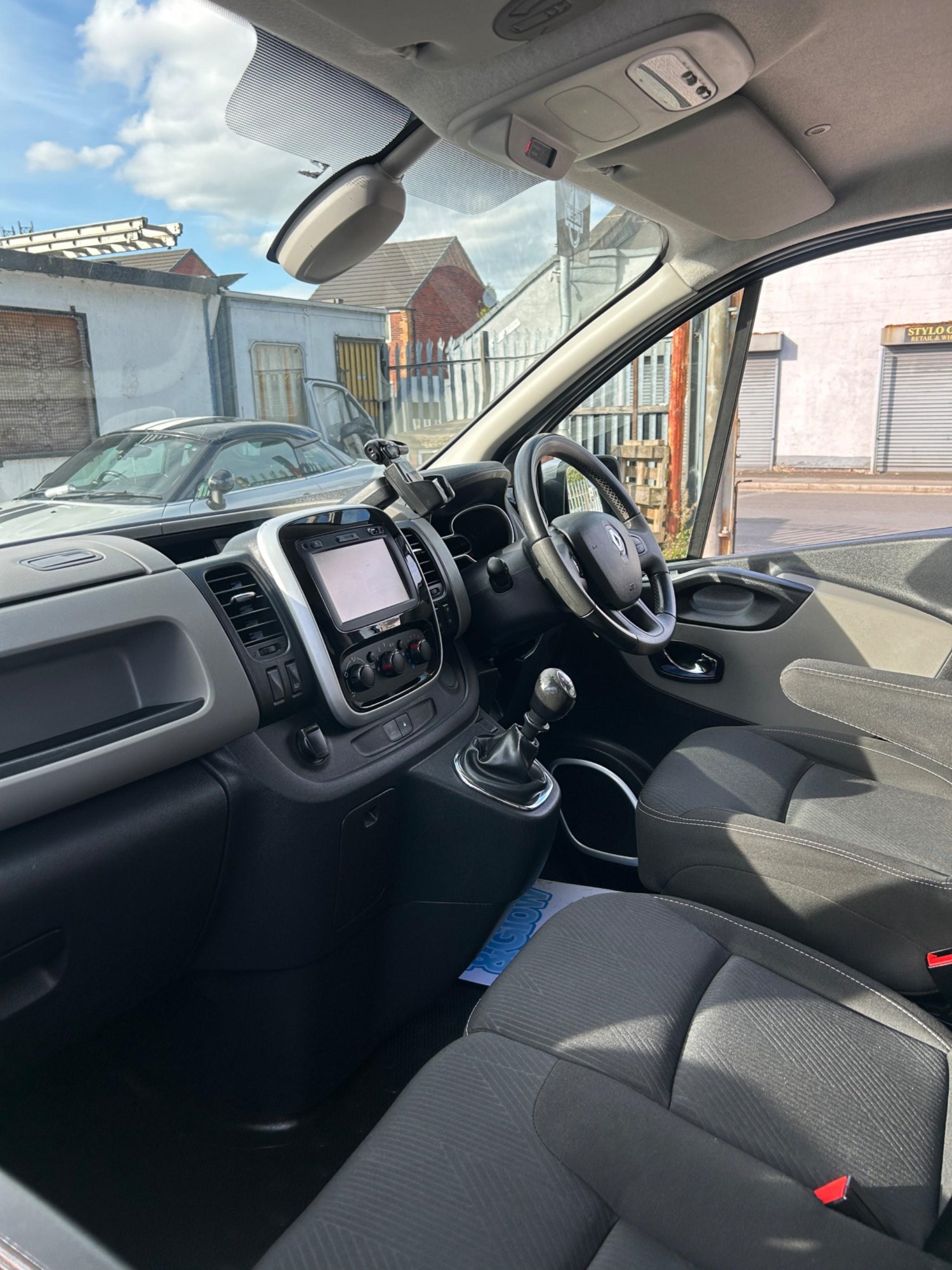 Renault Trafic Listing Image