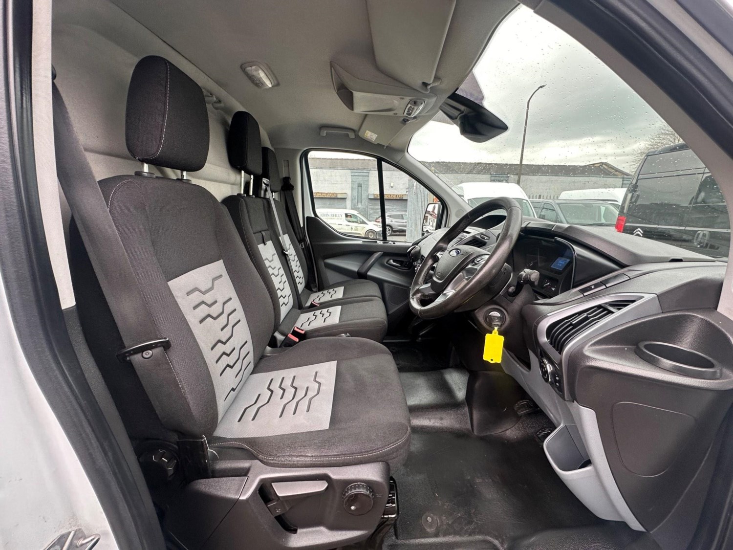 Ford Transit Custom Listing Image