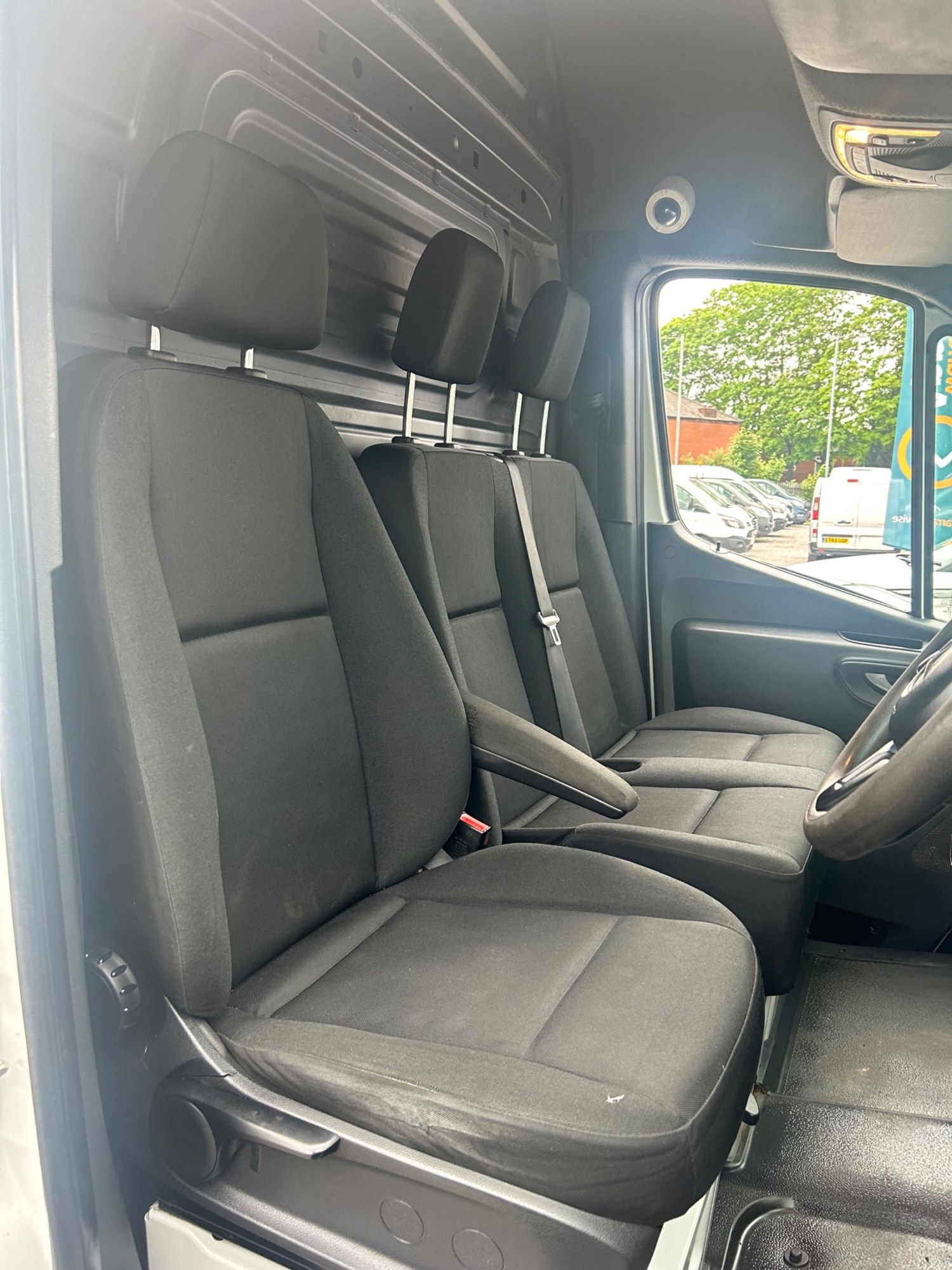 Mercedes-Benz Sprinter Listing Image