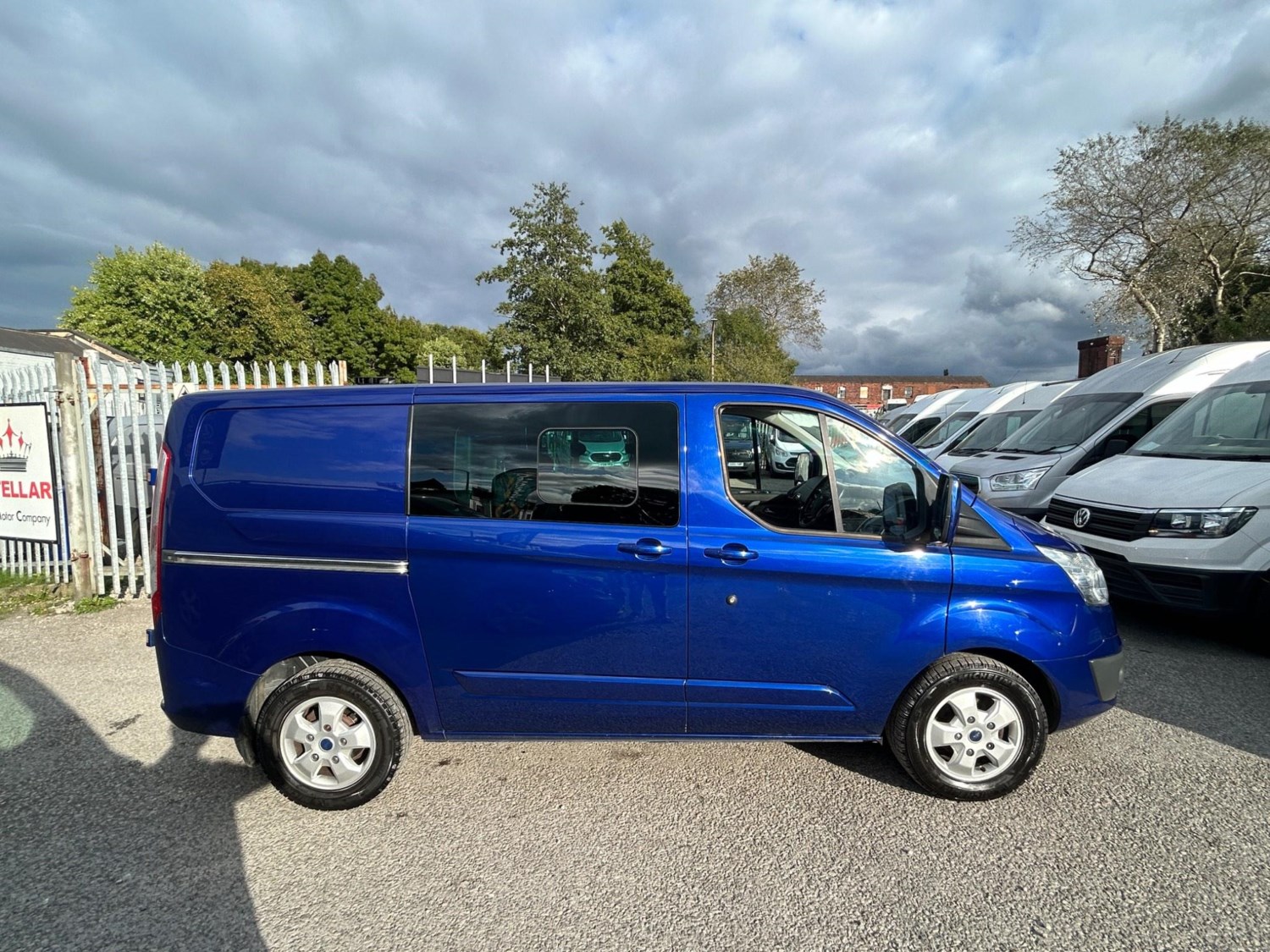 Ford Transit Custom Listing Image