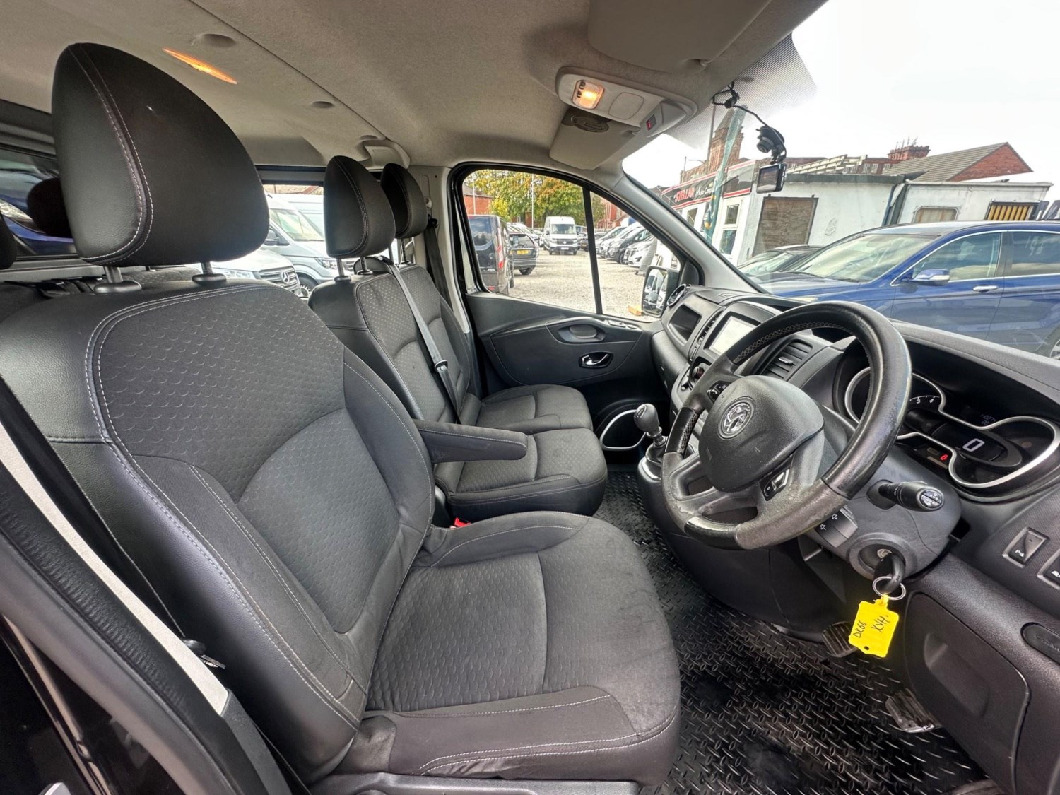 Vauxhall Vivaro Listing Image