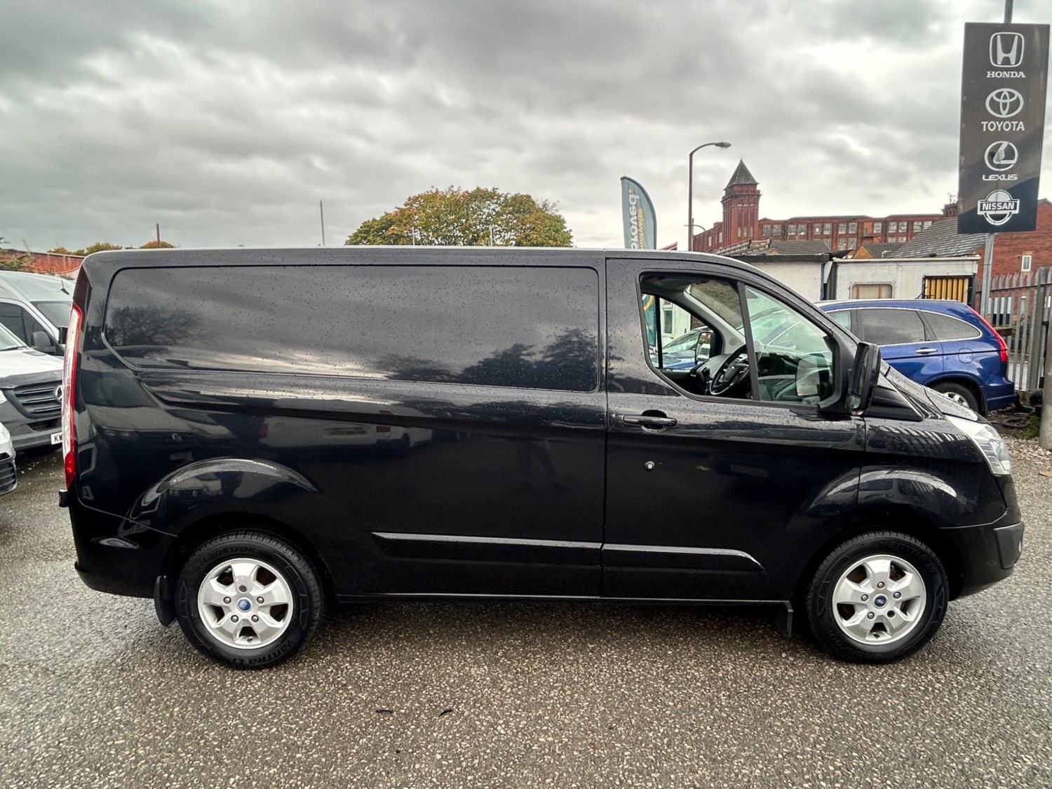 Ford Transit Custom Listing Image