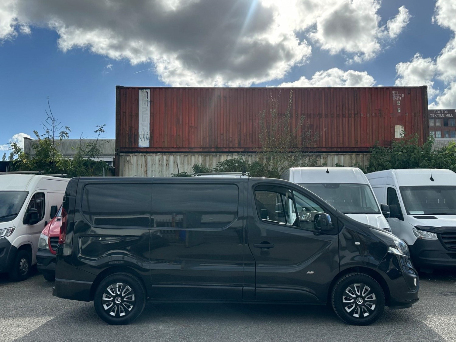 Vauxhall Vivaro Listing Image