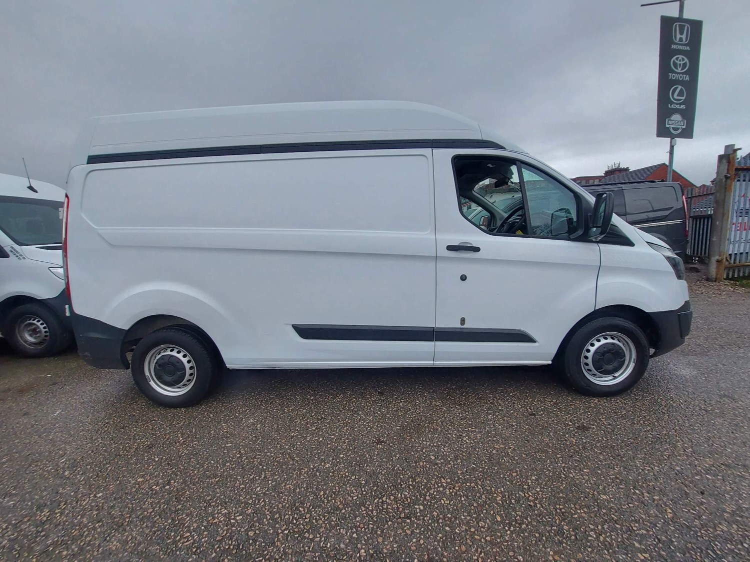 Ford Transit Custom Listing Image