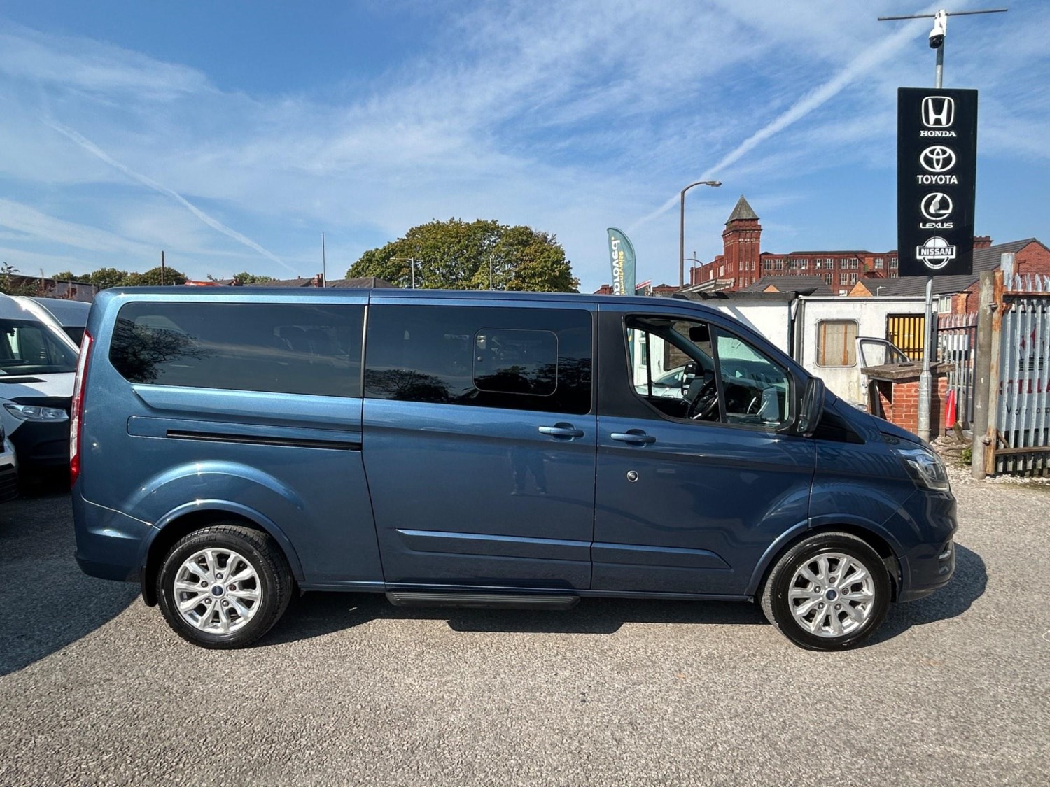 Ford Tourneo Custom Listing Image