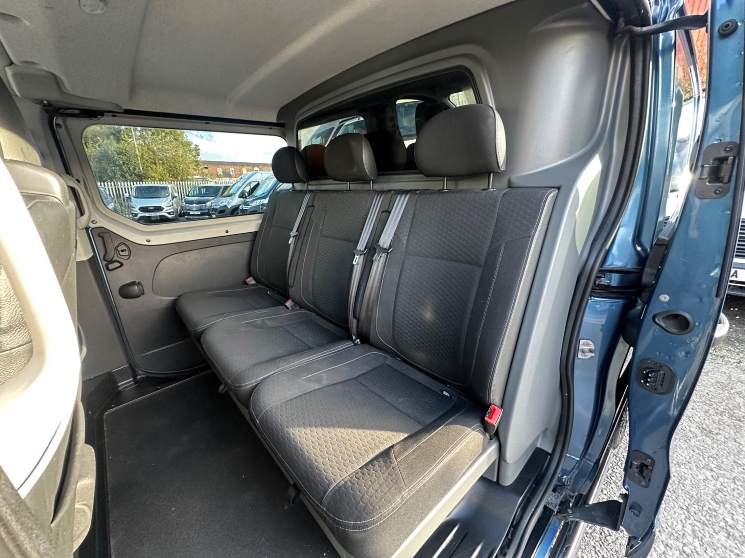 Vauxhall Vivaro Listing Image