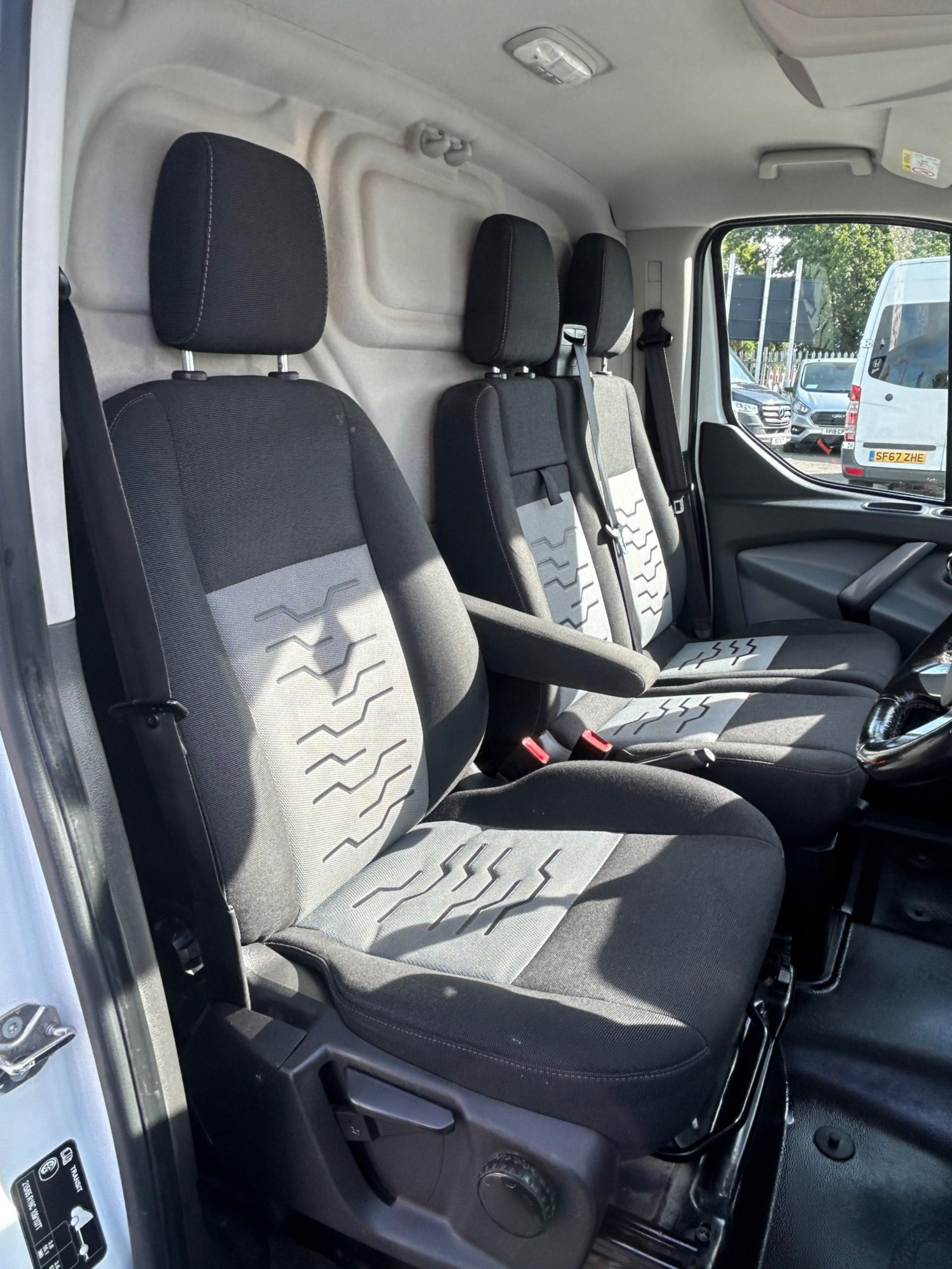 Ford Transit Custom Listing Image